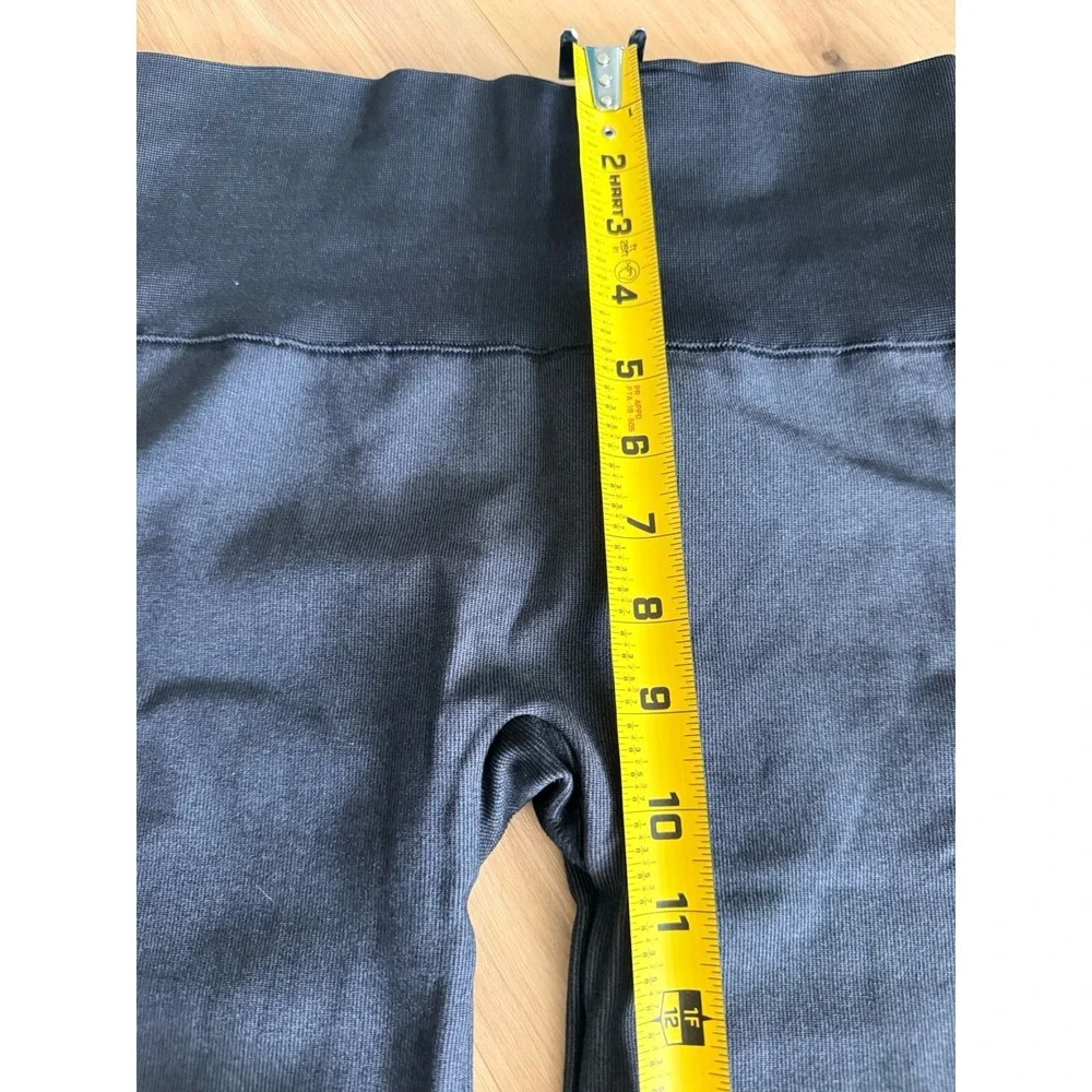 SPANX Look‎ at Me Now Seamless Black Moto Leggings Women's Small EUC